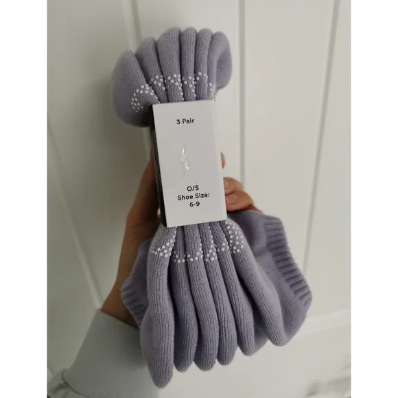 BNWT!!!!TnaBase Grip No-Show Sock 3-Pack - Picture 3 of 4